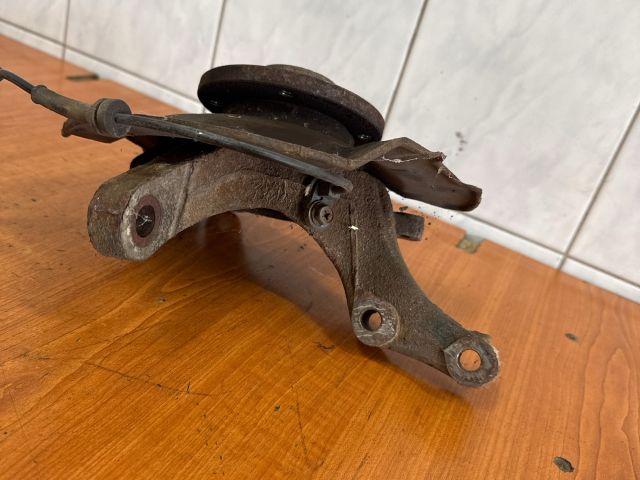 bontott SUZUKI SPLASH Bal első Csonkállvány Kerékaggyal