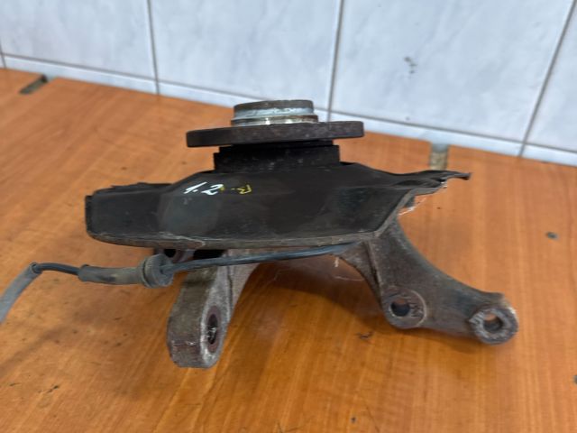 bontott SUZUKI SPLASH Bal első Csonkállvány Kerékaggyal