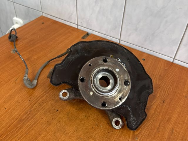 bontott SUZUKI SPLASH Bal első Csonkállvány Kerékaggyal