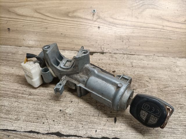 bontott SUZUKI SPLASH Gyújtáskapcsoló Házzal