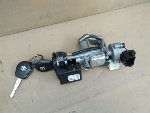 bontott SUZUKI SPLASH Gyújtáskapcsoló Házzal