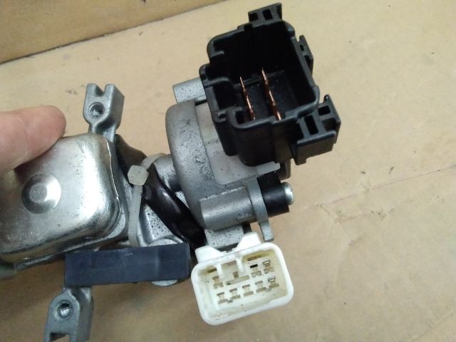 bontott SUZUKI SPLASH Gyújtáskapcsoló Házzal