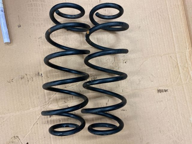 bontott SUZUKI SPLASH Hátsó Rugó Pár