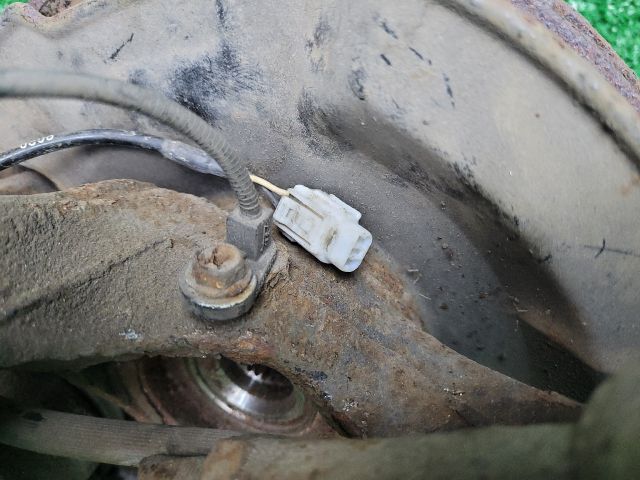 bontott SUZUKI SPLASH Jobb első Csonkállvány Kerékaggyal