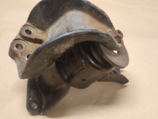 bontott SUZUKI SPLASH Motor Tartó Bak (Fém)