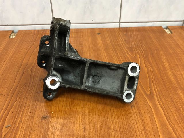 bontott SUZUKI SPLASH Motor Tartó Bak (Fém)