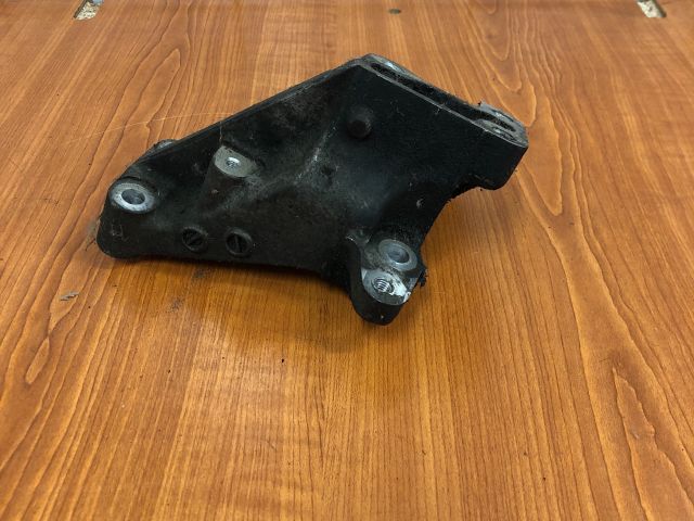 bontott SUZUKI SPLASH Motor Tartó Bak (Fém)