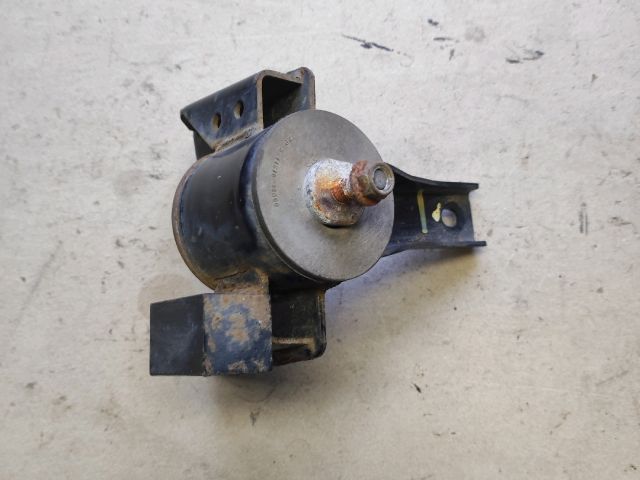 bontott SUZUKI SPLASH Motor Tartó Bak Jobb