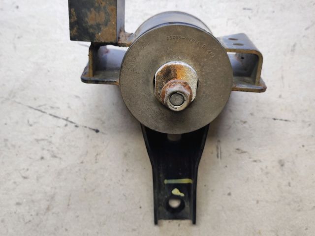 bontott SUZUKI SPLASH Motor Tartó Bak Jobb