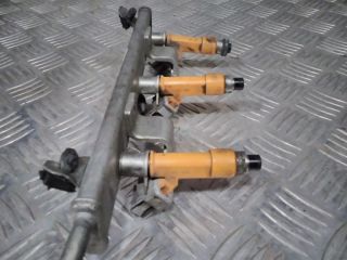 bontott SUZUKI SPLASH Porlasztó Sor / Híd