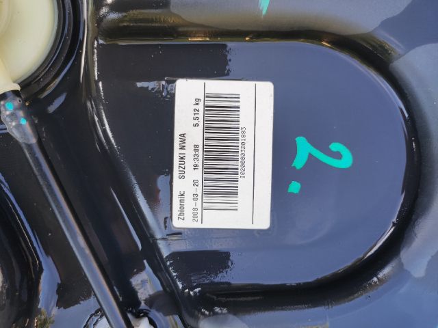 bontott SUZUKI SPLASH Tank