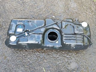 bontott SUZUKI SPLASH Tank