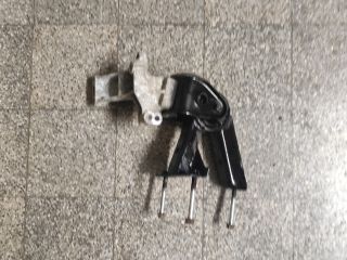 bontott SUZUKI SPLASH Váltó Tartó Bak (Pozíciófüggetlen)