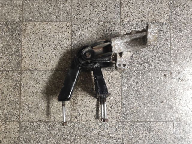 bontott SUZUKI SPLASH Váltó Tartó Bak (Pozíciófüggetlen)