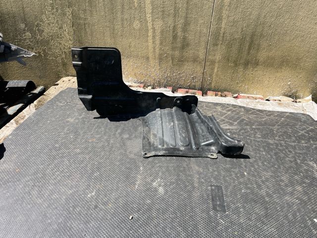 bontott SUZUKI SPLASH Bal Motorburkolat