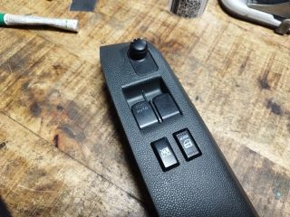 bontott SUZUKI SPLASH Ablakemelő és Tükör Kapcsoló