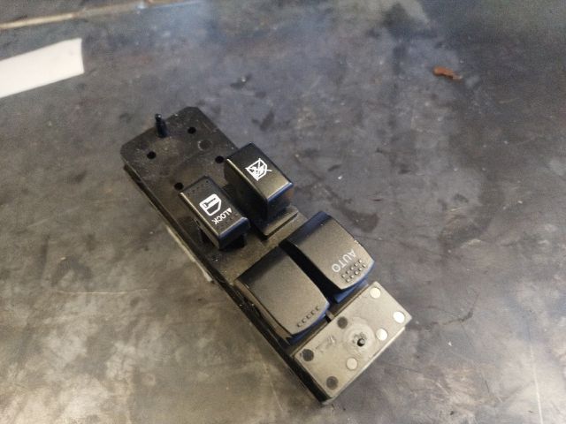 bontott SUZUKI SPLASH Ablakemelő Kapcsoló Négyes / Kettes