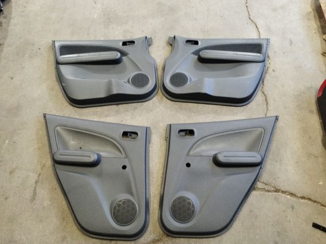 bontott SUZUKI SPLASH Ajtó Kárpit Szett