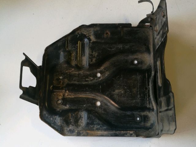 bontott SUZUKI SPLASH Akkumulátor Tartó