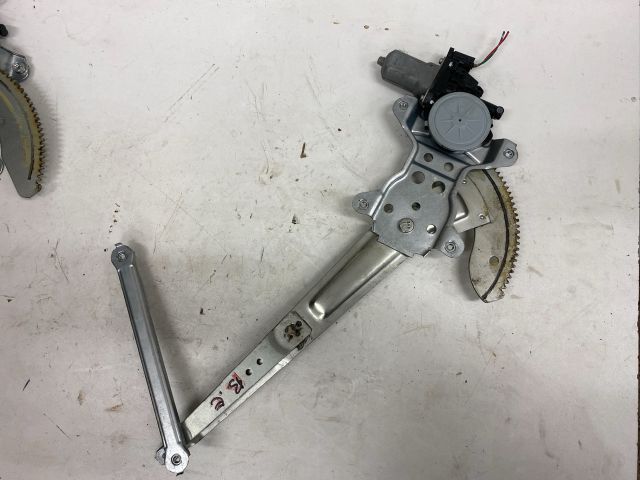 bontott SUZUKI SPLASH Bal első Ablakemelő Elektronika