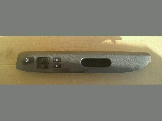 bontott SUZUKI SPLASH Bal első Ablakemelő Kapcsoló