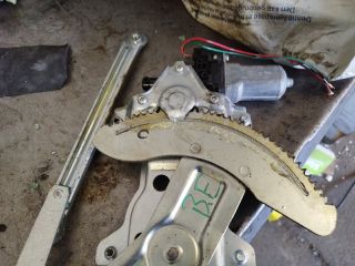 bontott SUZUKI SPLASH Bal első Ablakemelő Szerkezet (Elektromos)