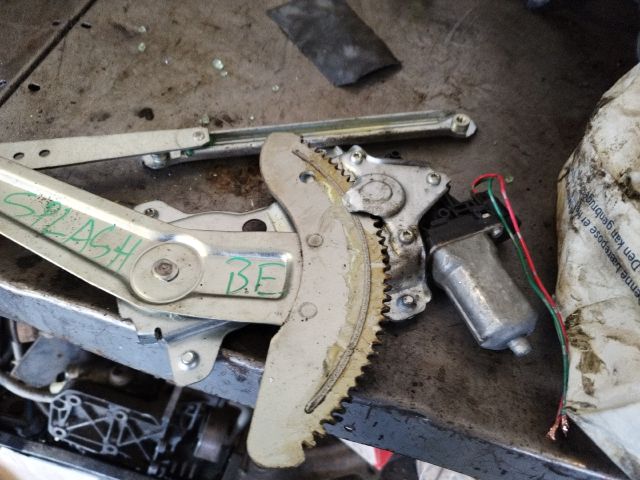 bontott SUZUKI SPLASH Bal első Ablakemelő Szerkezet (Elektromos)