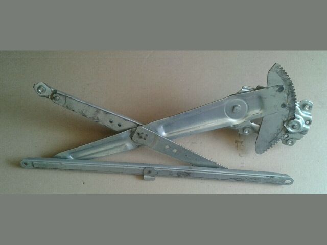 bontott SUZUKI SPLASH Bal első Ablakemelő Szerkezet (Mechanikus)