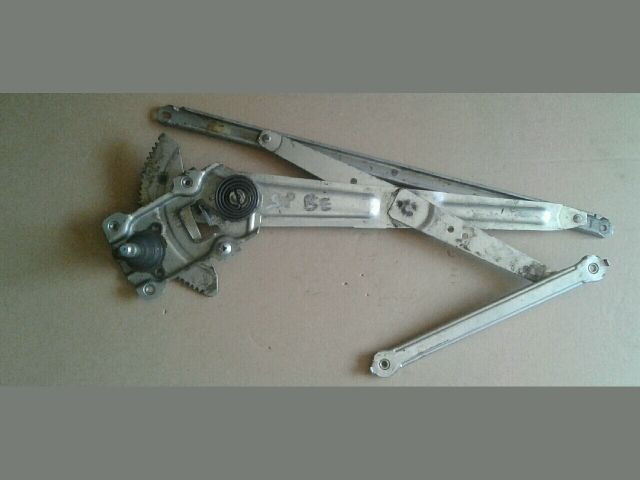 bontott SUZUKI SPLASH Bal első Ablakemelő Szerkezet (Mechanikus)