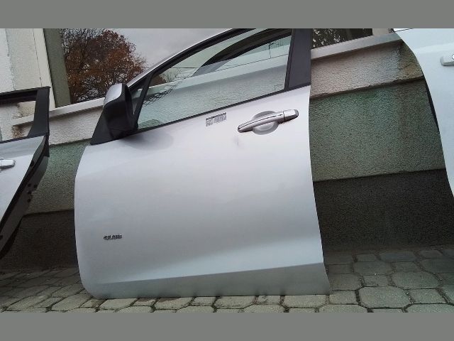 bontott SUZUKI SPLASH Bal első Ajtó (Részeivel)