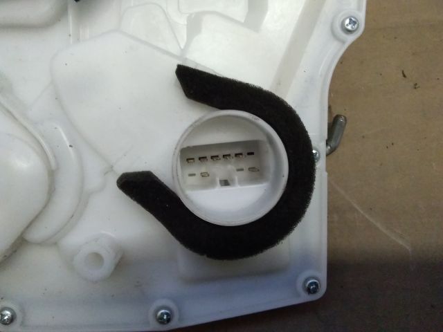 bontott SUZUKI SPLASH Bal első Ajtózár