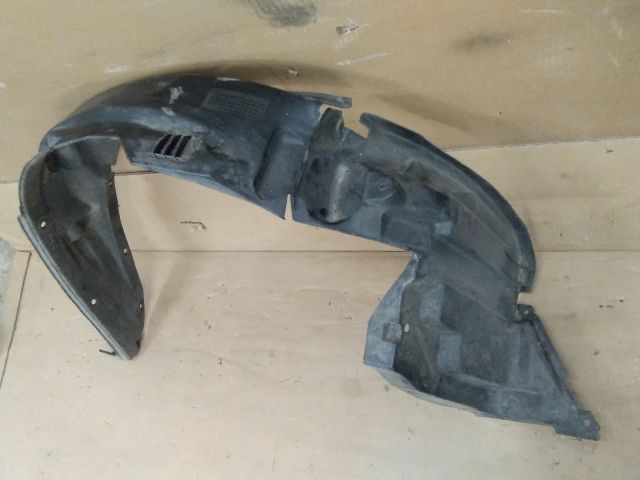 bontott SUZUKI SPLASH Bal első Dobbetét (Kerékjárati, Műanyag)