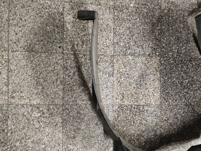 bontott SUZUKI SPLASH Bal első Dobbetét (Kerékjárati, Műanyag)