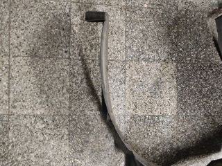 bontott SUZUKI SPLASH Bal első Dobbetét (Kerékjárati, Műanyag)