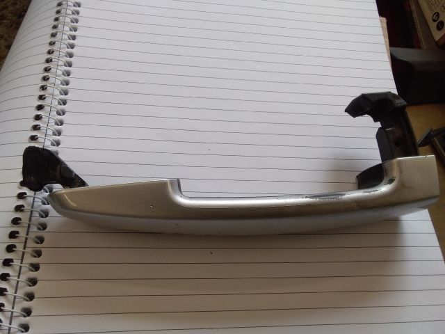 bontott SUZUKI SPLASH Bal első Külső Kilincs