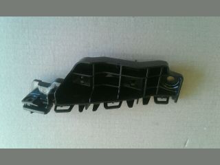 bontott SUZUKI SPLASH Bal első Oldal Lökhárító Tartó (Műanyag)