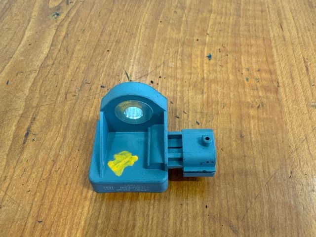 bontott SUZUKI SPLASH Bal első Oldal Ütközés Érzékelő