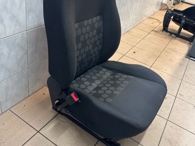 bontott SUZUKI SPLASH Bal első Ülés