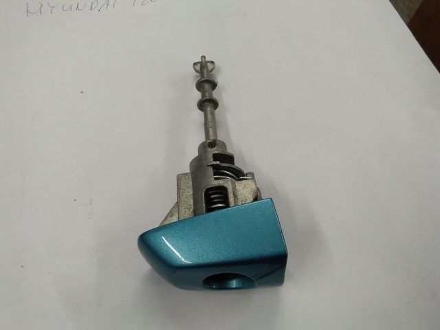 bontott SUZUKI SPLASH Bal első Zárbetét