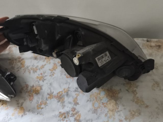 bontott SUZUKI SPLASH Bal Fényszóró