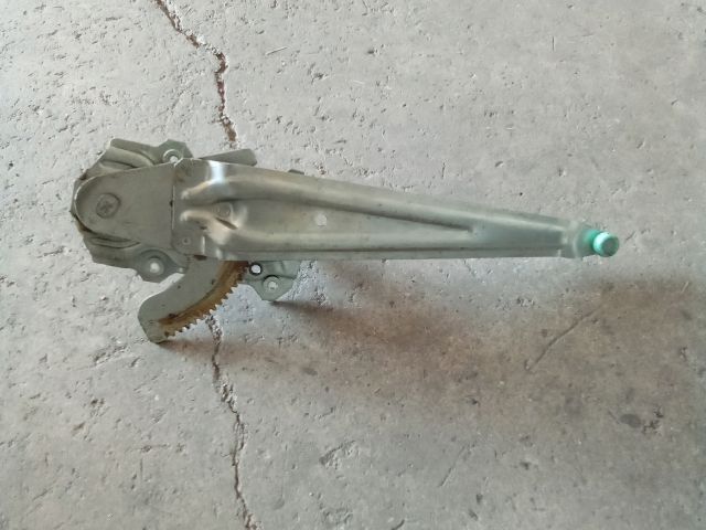 bontott SUZUKI SPLASH Bal hátsó Ablakemelő Szerkezet (Mechanikus)