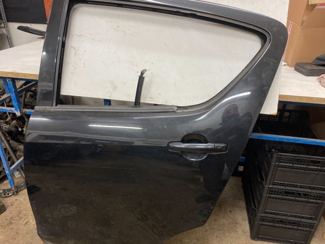 bontott SUZUKI SPLASH Bal hátsó Ajtó (Üres lemez)