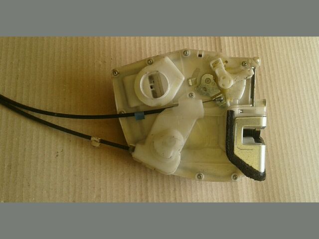 bontott SUZUKI SPLASH Bal hátsó Ajtózár Motor