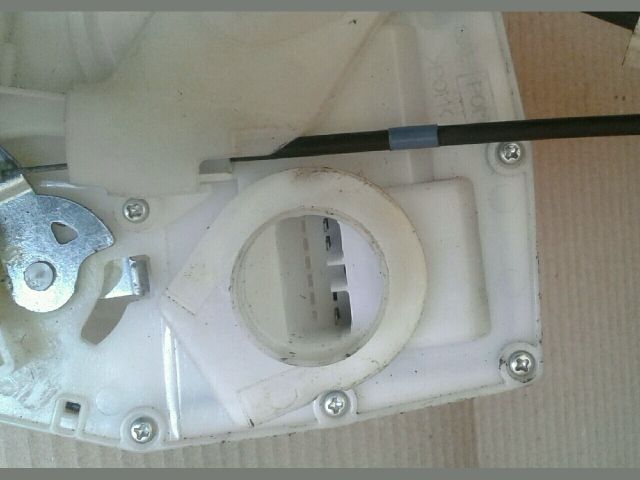 bontott SUZUKI SPLASH Bal hátsó Ajtózár Motor