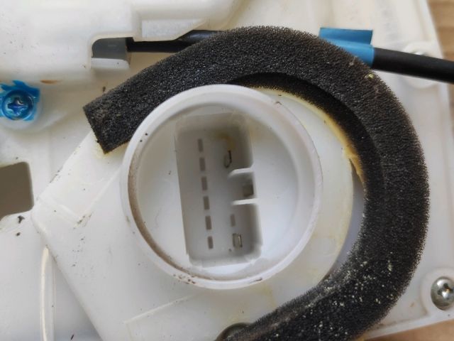 bontott SUZUKI SPLASH Bal hátsó Ajtózár