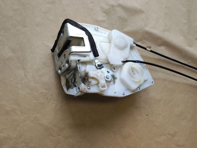 bontott SUZUKI SPLASH Bal hátsó Ajtózár