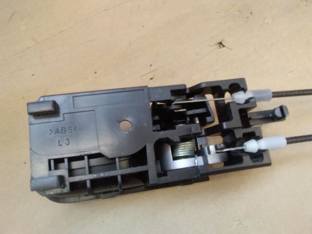 bontott SUZUKI SPLASH Bal hátsó Belső Kilincs