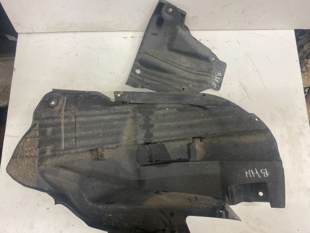 bontott SUZUKI SPLASH Bal hátsó Dobbetét (Kerékjárati, Műanyag)