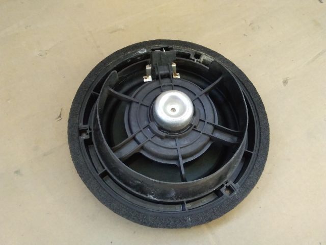 bontott SUZUKI SPLASH Bal hátsó Hangszóró