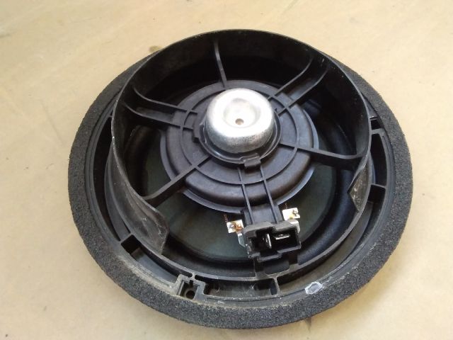 bontott SUZUKI SPLASH Bal hátsó Hangszóró